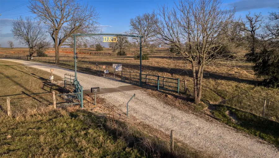 6785 Jones Orchard Road, Hearne, TX 77859 - Image #2