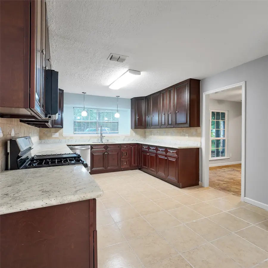 813 Glen Hollow Court, Conroe, TX 77385 - #3