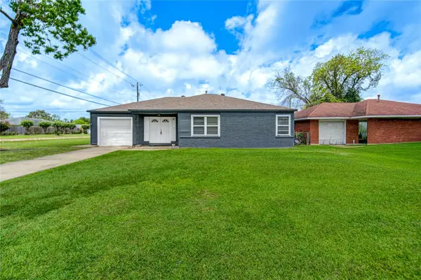 7318 Hummingbird Lane, Texas City, TX 77591