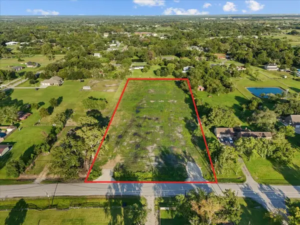 7211 Fm 646, Santa Fe, TX 77510