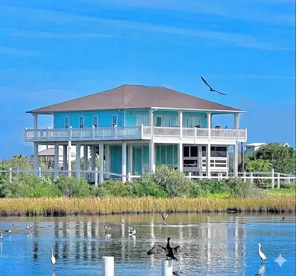 802 18th St Street, Port Bolivar, TX 77650