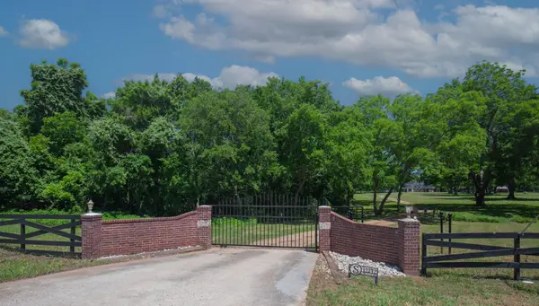 42272 Fm 1458, Brookshire, TX 77423