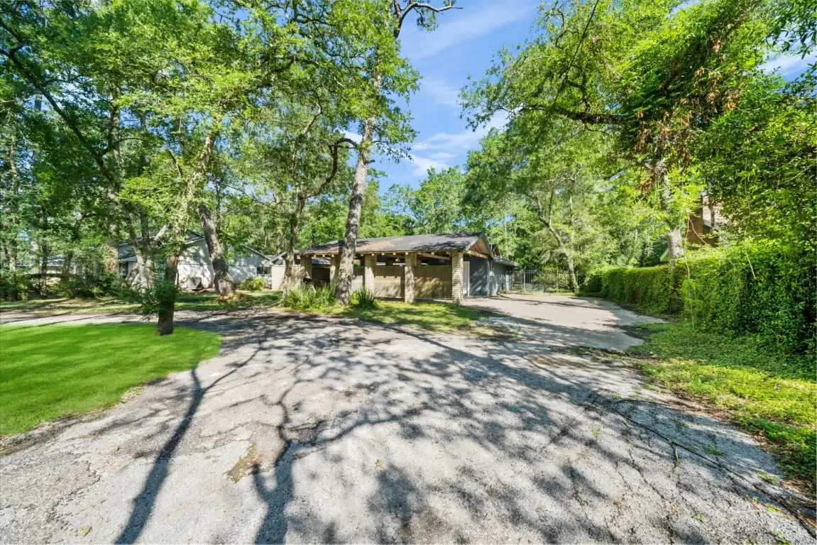 1317 Plantation Drive, Dickinson, TX 77539 - #1