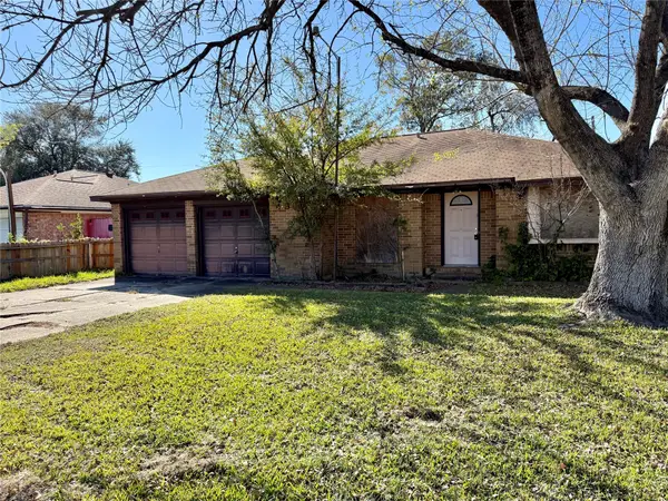 4523 Hemlock Drive, Baytown, TX 77521