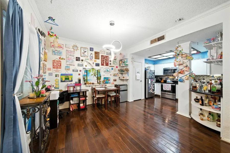 921 Marine Drive #303, Galveston, TX 77550 - Image #2