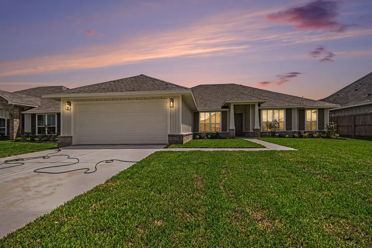 724 Greystone Lane, Angleton, TX 77515 - #1