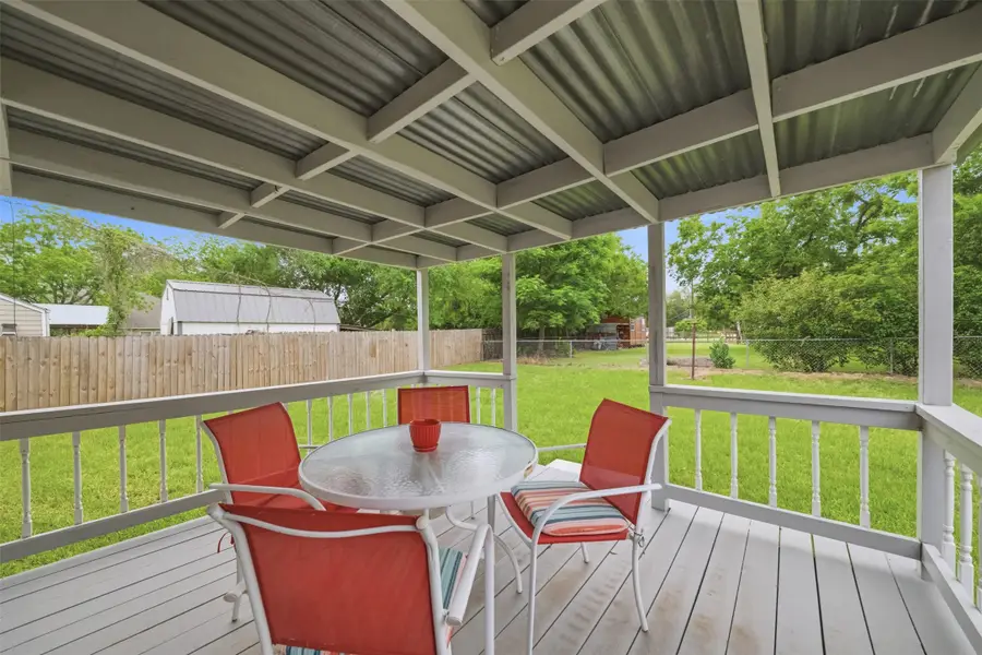 415 W Decherd Street, Franklin, TX 77856 - #3