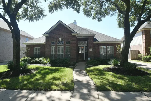 4907 Bend Court, Sugar Land, TX 77478
