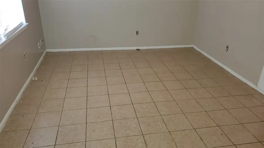 1122 N Natchez Drive, Texas City, TX 77591 - Image #2