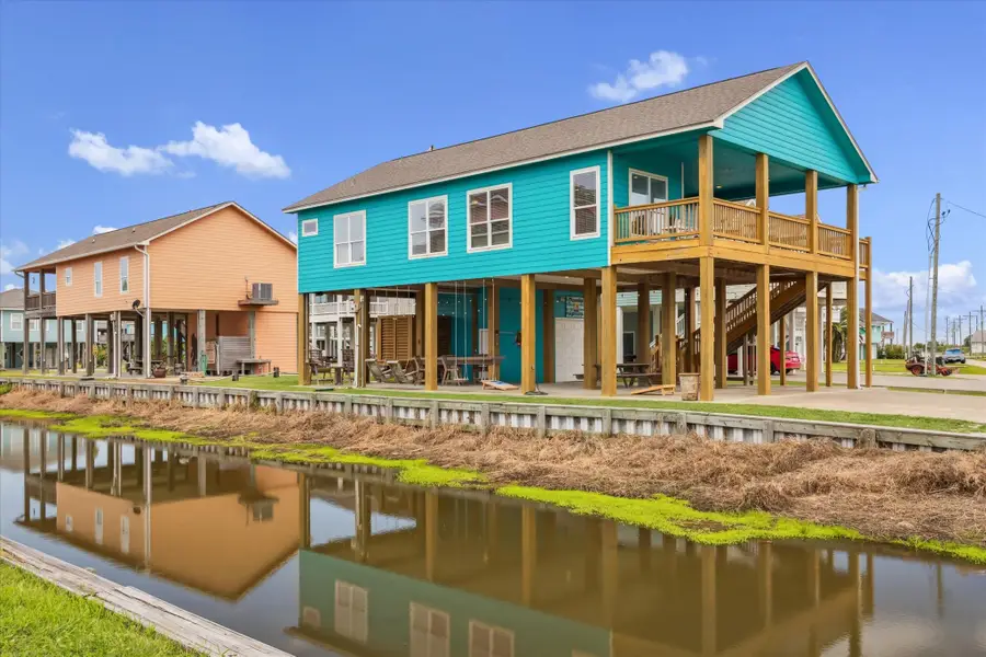 923 Tidelands Drive, Crystal Beach, TX 77650 - #2