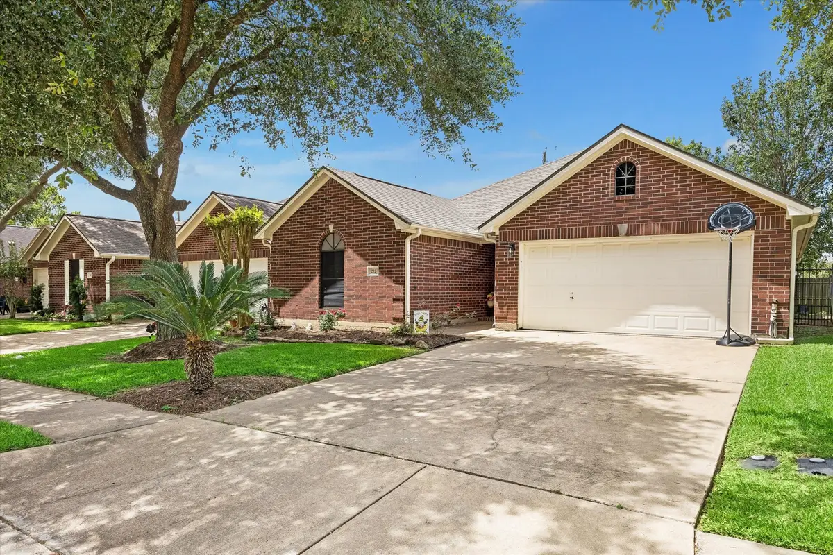 212 Live Oak Lane, Friendswood, TX 77546 - #1