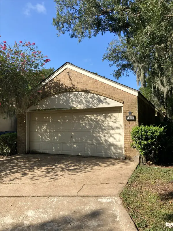 1836 Veranda Drive, West Columbia, TX 77486