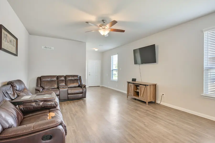 4706 Los Pines Way, Bryan, TX 77807 - #3