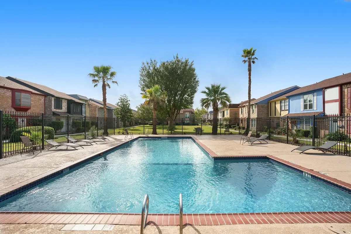 1055 Willow Oaks Circle, Pasadena, TX 77506 - #1