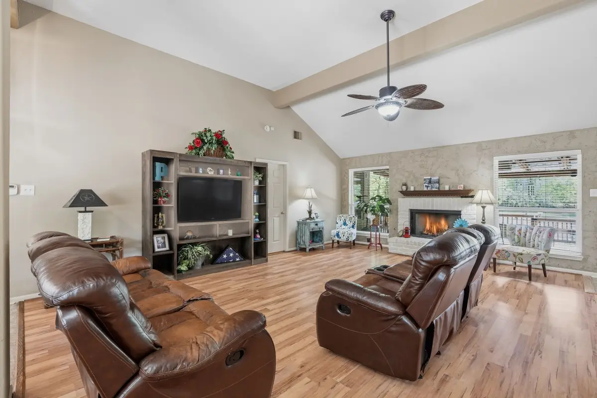 907 Columbia River Road, Montgomery, TX 77316 - #1