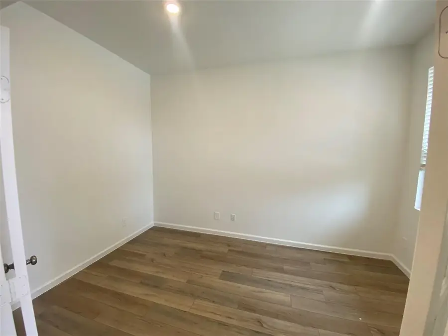 8311 Holly Blue Drive, Rosharon, TX 77583 - Image #2