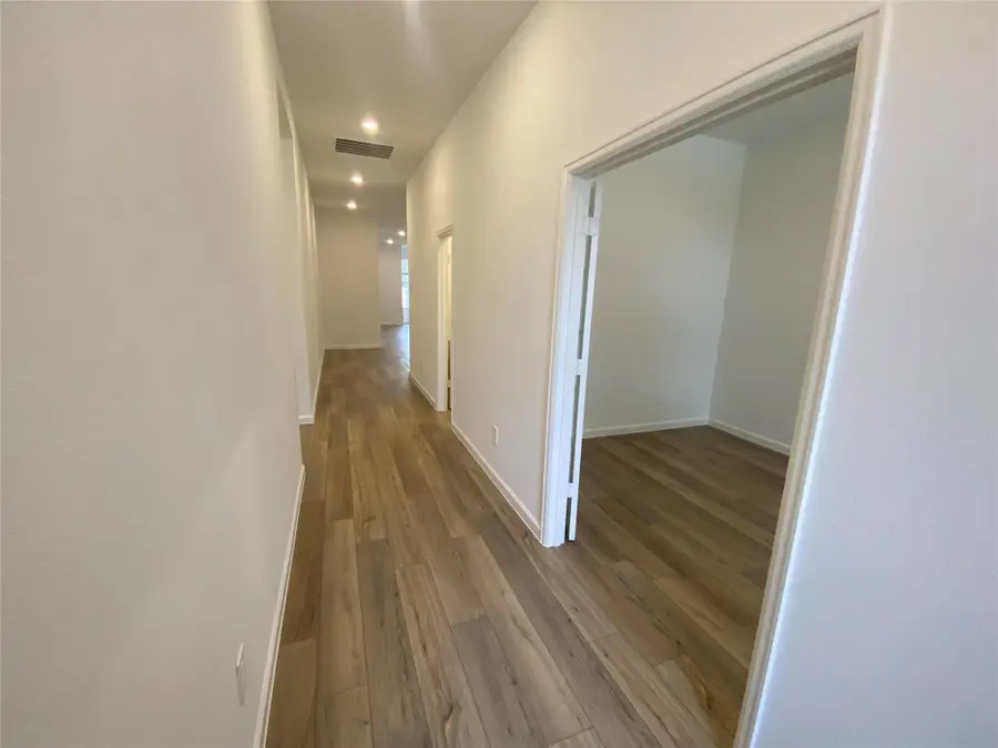 8311 Holly Blue Drive, Rosharon, TX 77583 - Image #3