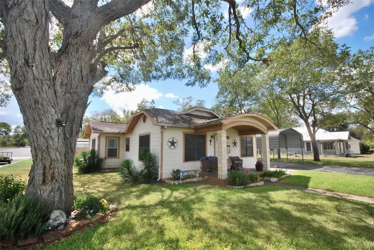 302 S Main Street, Schulenburg, TX 78956 - Image #1