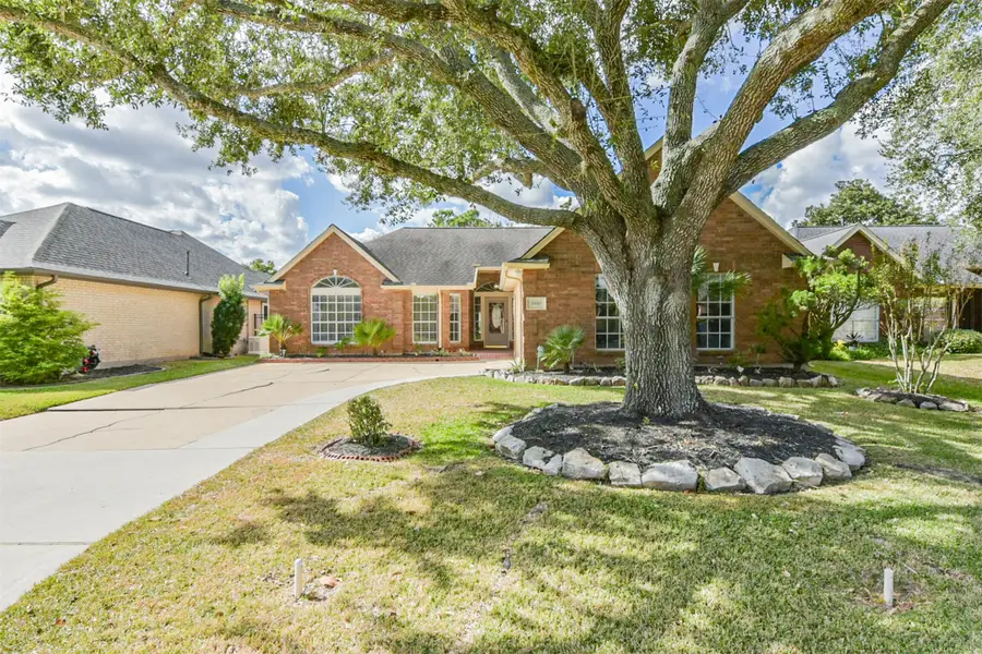 3810 E Peach Hollow Circle, Pearland, TX 77584 - Image #2