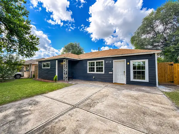 4718 Meadow Park Drive, Houston, TX 77048