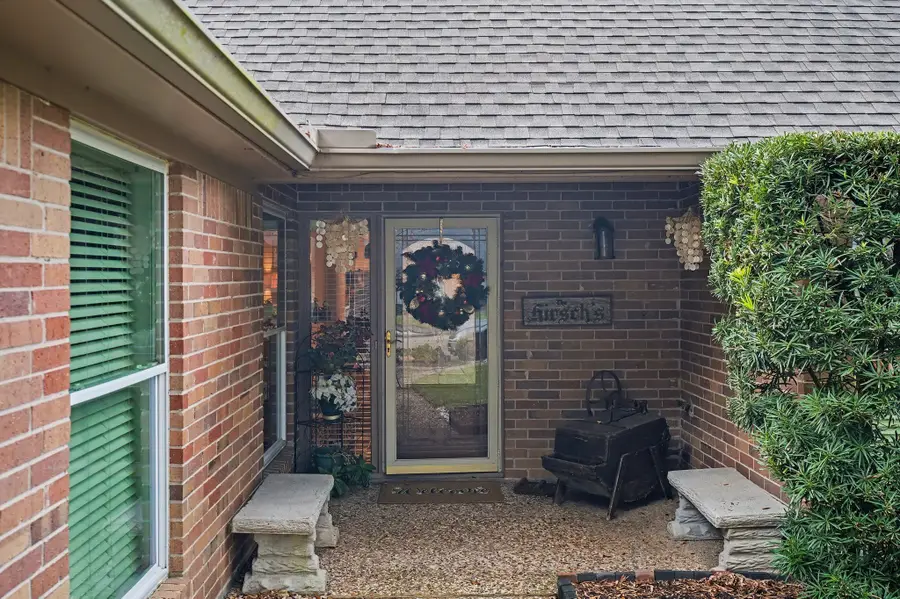 2903 Fontana Drive, Houston, TX 77043 - Image #2