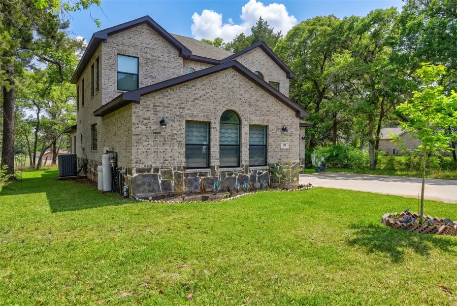 305 Pinehurst Dr Drive, New Ulm, TX 78950 - #2