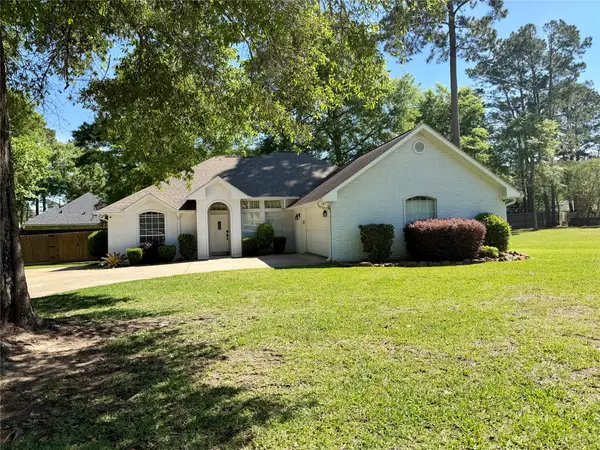 112 Wildwood Drive, Livingston, TX 77351