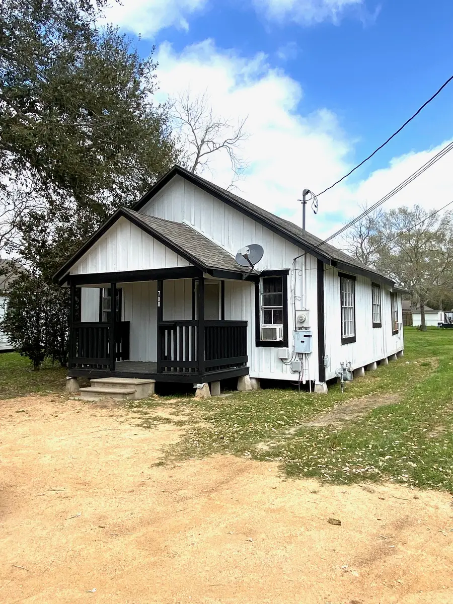 708 N Wharton Street, El Campo, TX 77437 - #2
