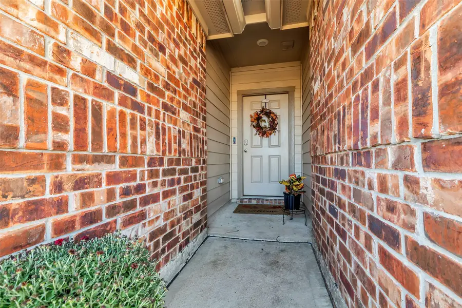 308 Pacos Drive, Huntsville, TX 77340 - Image #2