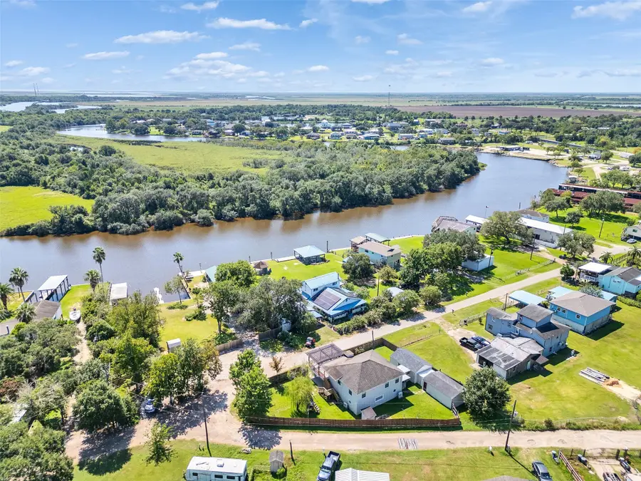 231 Dehart Street #CR653, Liverpool, TX 77577 - Image #2