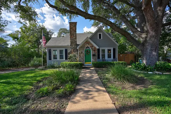 103 E Val Verde Street, Brenham, TX 77833