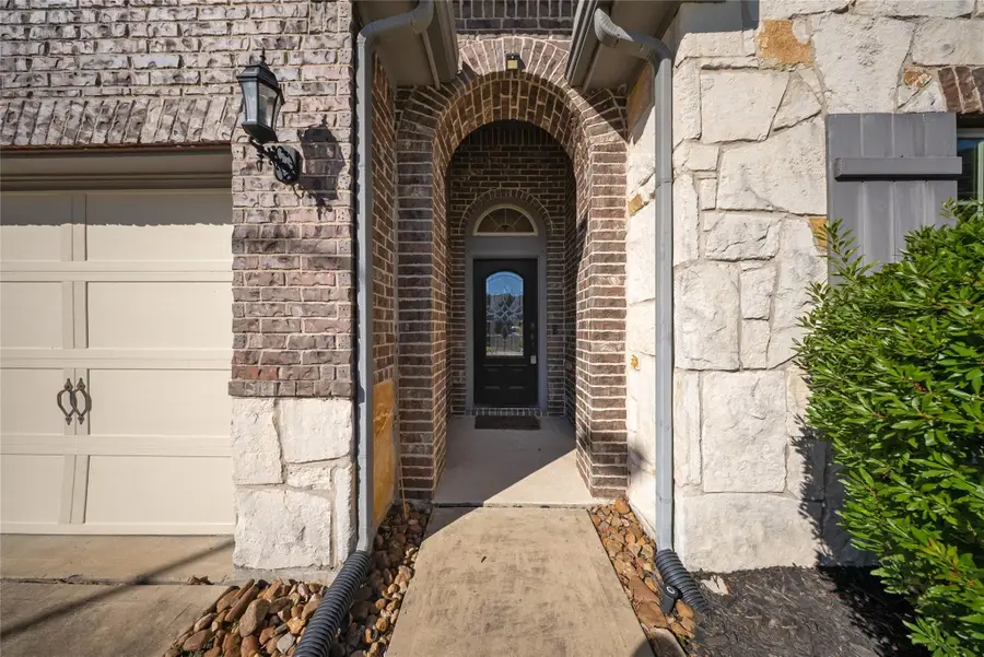 176 Castlegate Lane, Houston, TX 77065 - Image #3