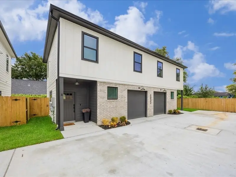 5032 Mallow St #A B, Houston, TX 77033 - #1