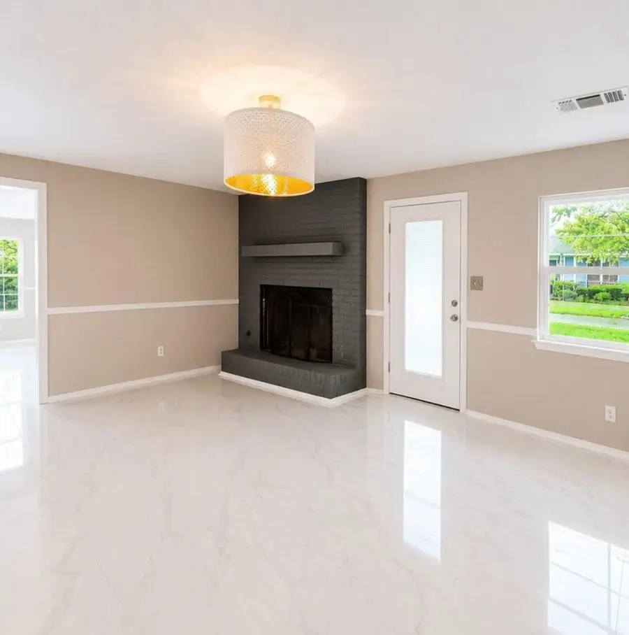 513 W Texas Street, Brazoria, TX 77422 - #2