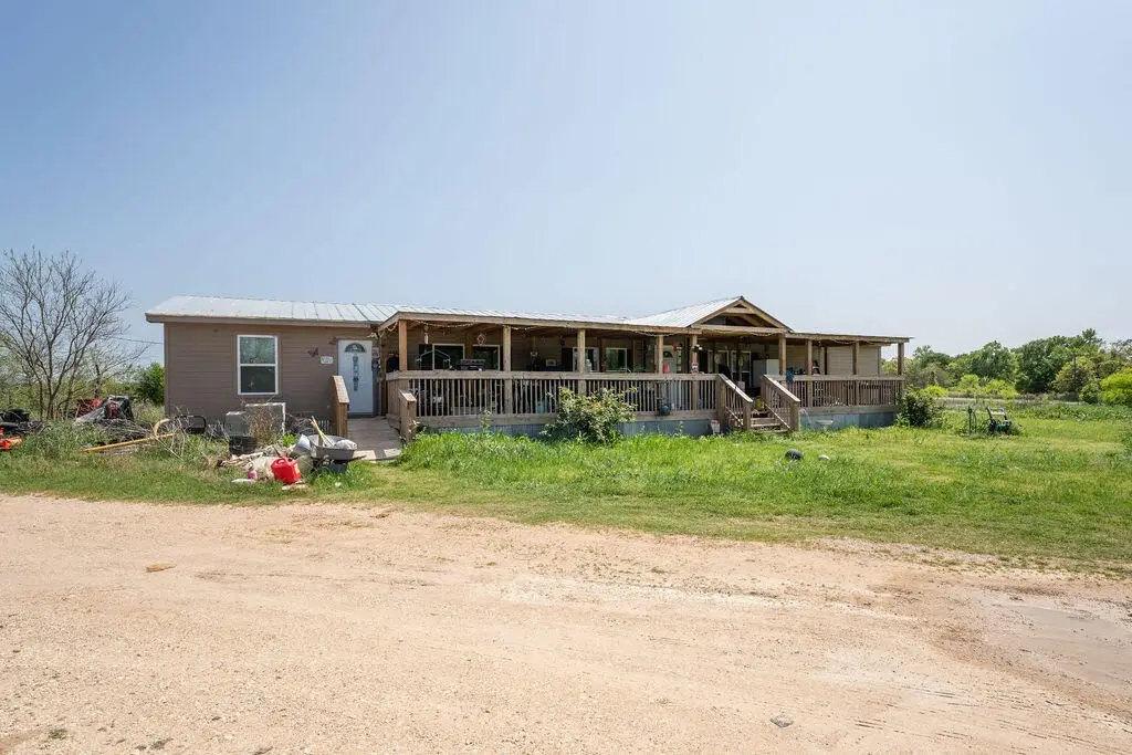6016 W Lake Creek Road, Riesel, TX 76682 - Image #1