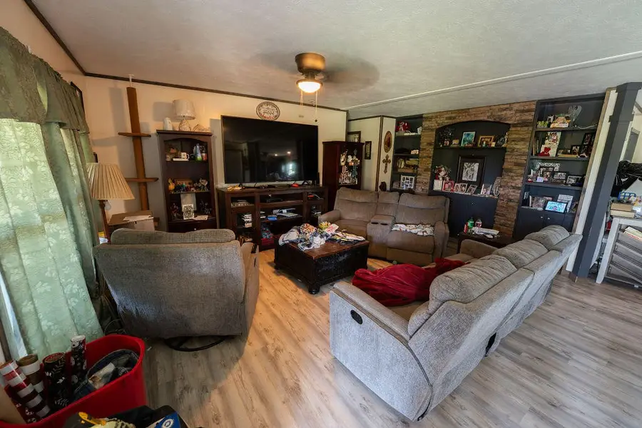 6016 W Lake Creek Road, Riesel, TX 76682 - Image #2