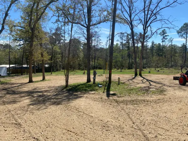 210 Mission, Onalaska, TX 77360