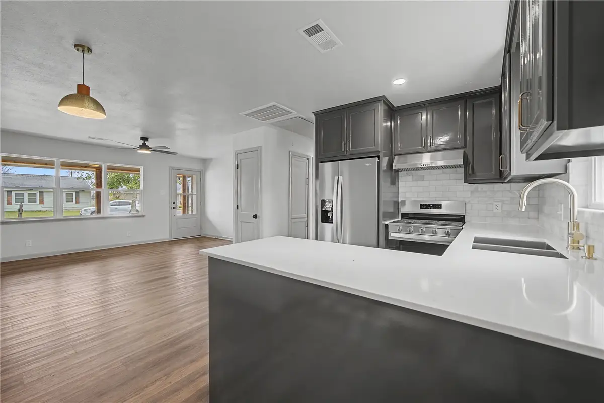 1108 Nottingham Drive, Angleton, TX 77515 - Image #1