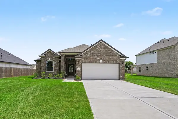 229 Crestview Drive, West Columbia, TX 77486