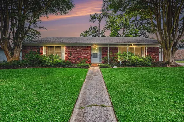 2208 Wyoming Street, Baytown, TX 77520