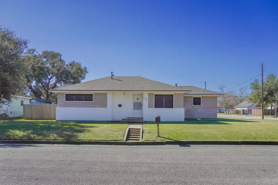 502 S Washington Street, El Campo, TX 77437 - Image #2