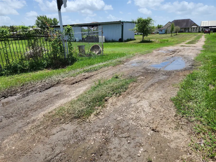 6815 Beard Road, Needville, TX 77461 - Image #2