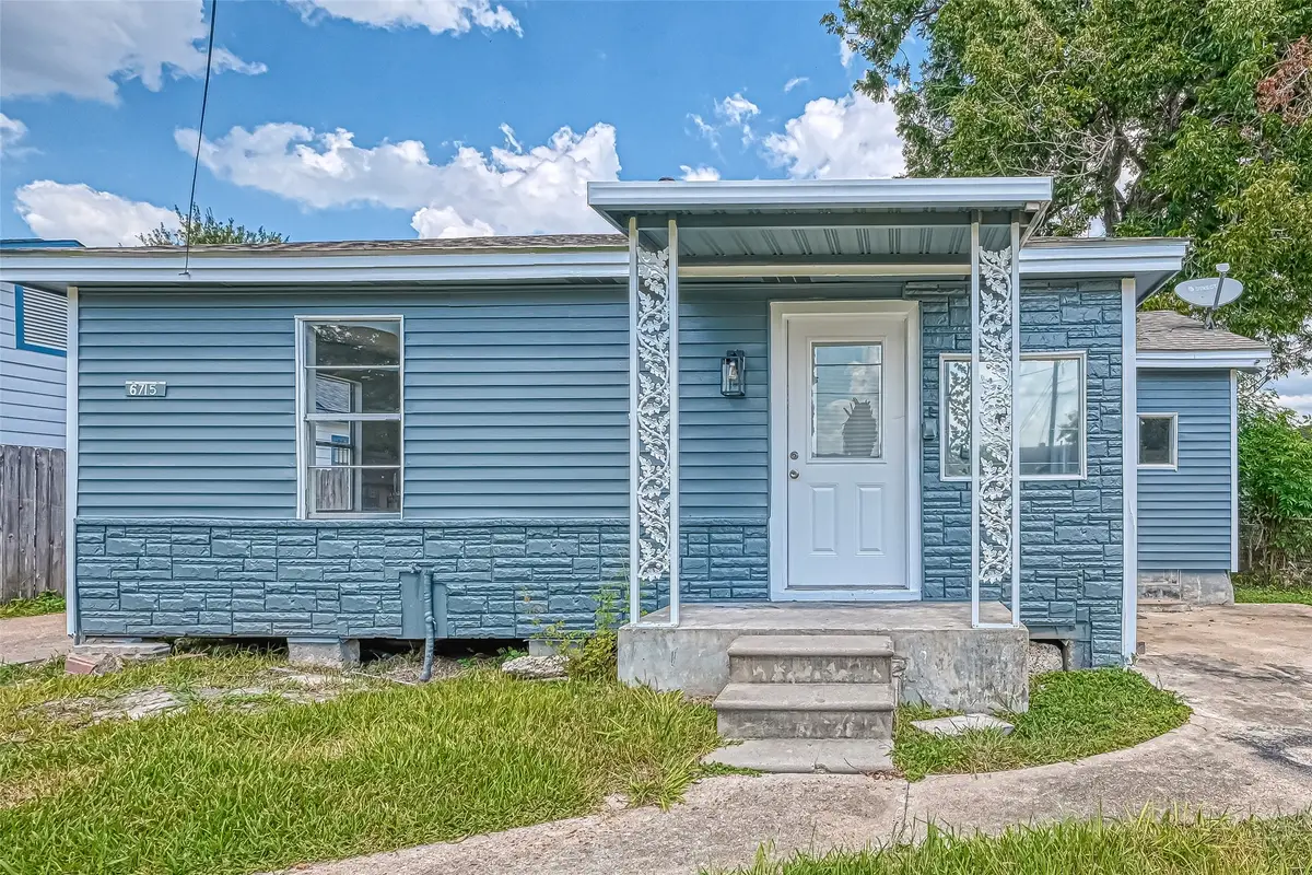 6715 Victoria Street, Houston, TX 77020 - #1