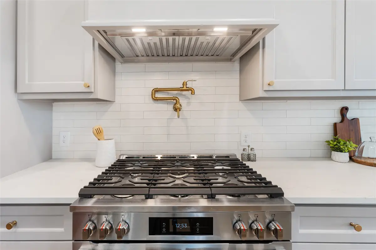 1318 E 32nd 1/2 Street, Houston, TX 77022 - #1