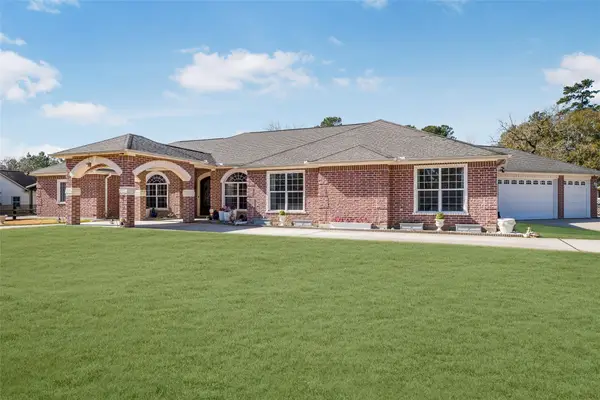 33519 Hillside Drive, Pinehurst, TX 77362