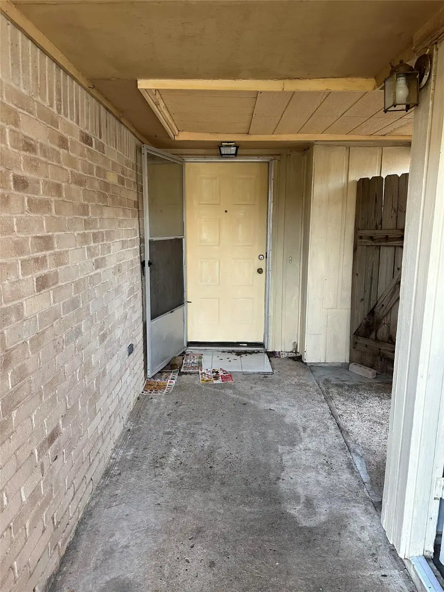 11123 Somerford Drive, Houston, TX 77072 - Image #2