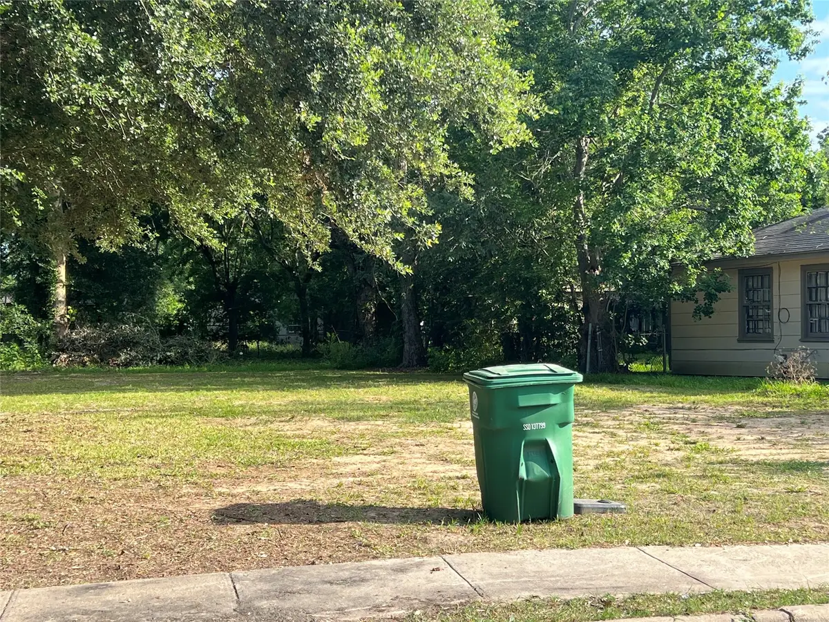 5534 Bataan Road, Houston, TX 77033 - Image #1