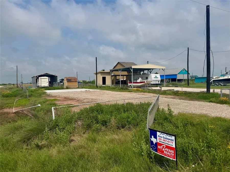 6226 White Cap Street, Sargent, TX 77414 - Image #3