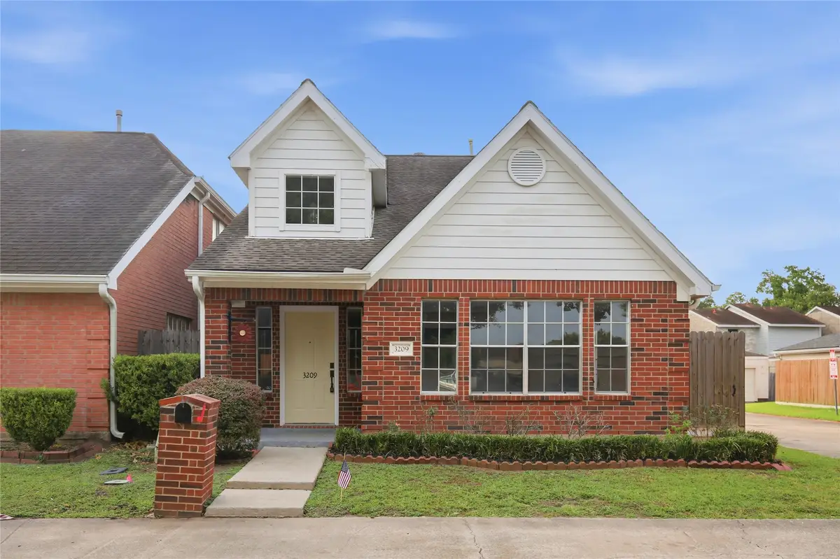 3209 Continental Drive, Missouri City, TX 77459 - #1