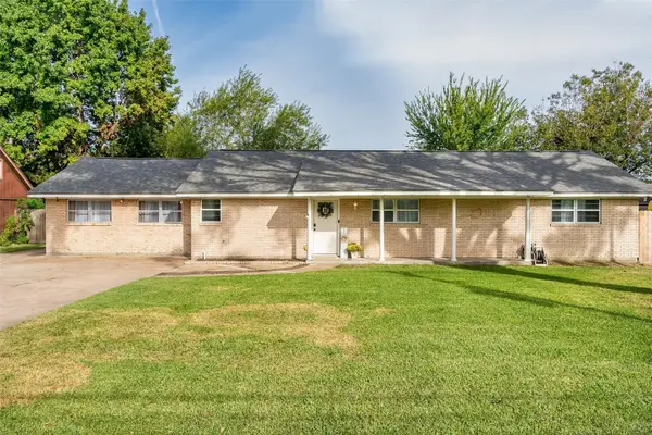 3301 Luella Avenue, Deer Park, TX 77536